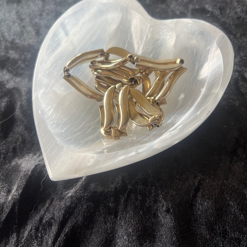 One (1) selenite carving - Picture 4 of 6